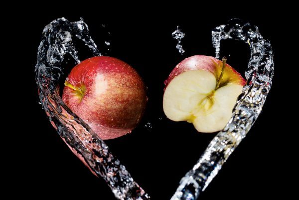 Apples In A Water Heart – Designer Splashback