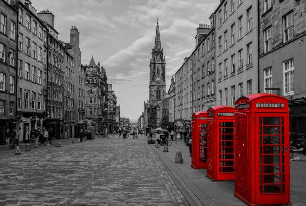 Edinburgh Red Telephone Boxes – Designer Splashback